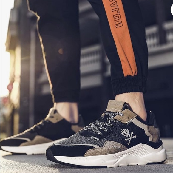 New Reflective Runners - Picture 2 of 3